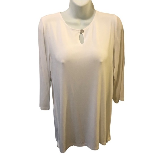 Chico’s Travelers Classic Keyhole White Slinky Career Top 3/4 Sleeve Size 1/M - Picture 1 of 4